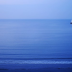朝の海